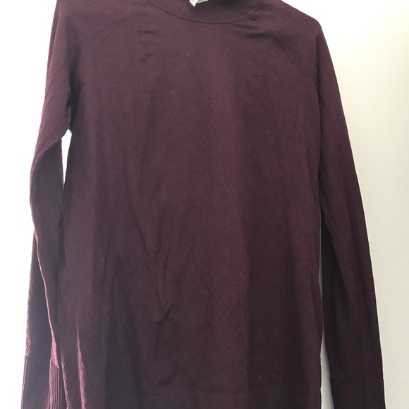 Lululemon turtle neck burgundy size 12 - Picture 4 of 4